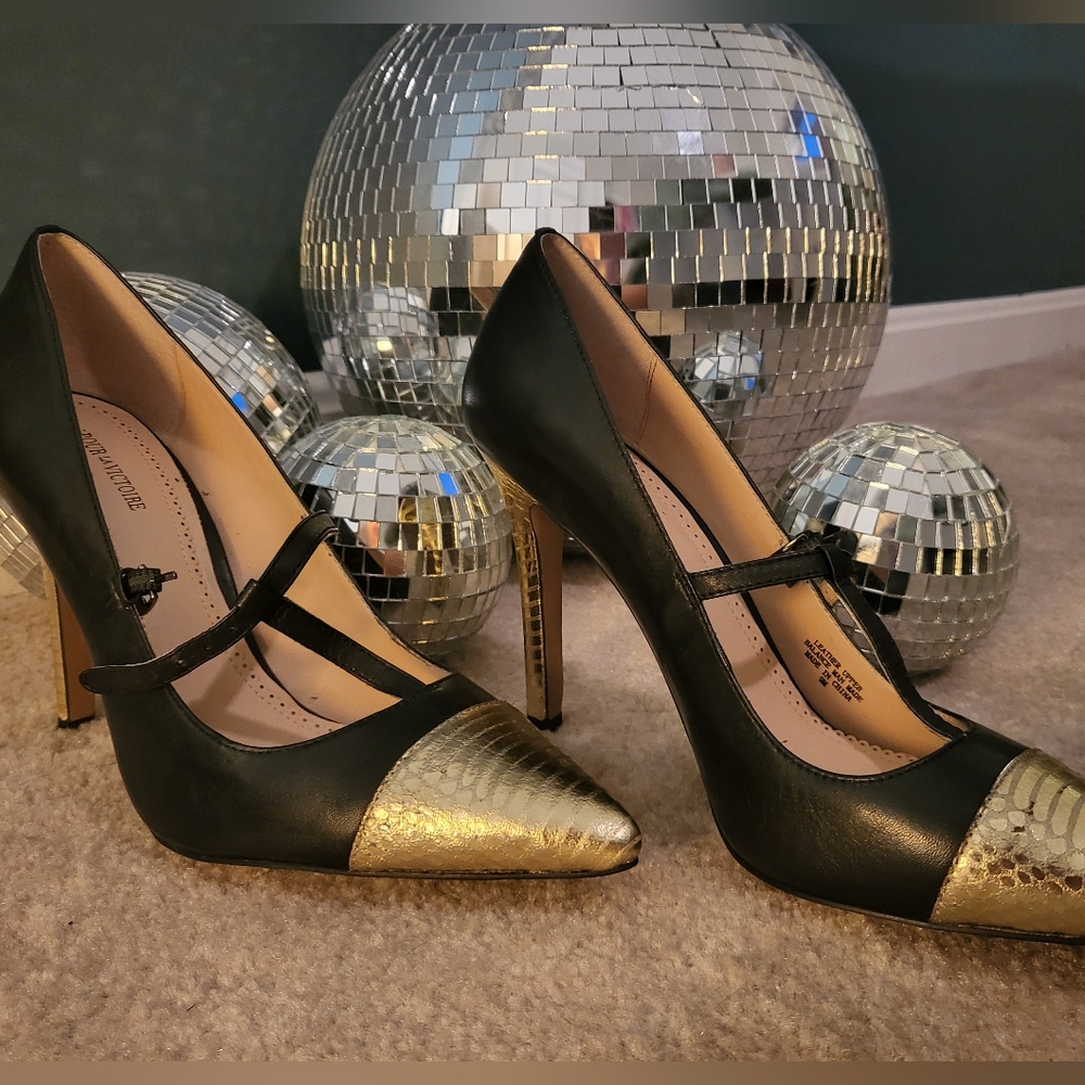 Pour La Victoire Carma Pumps Size 9
